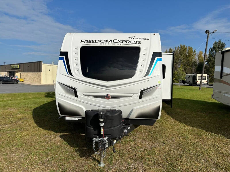 2022 Coachmen RV Freedom Express