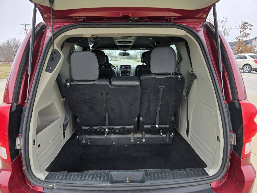 2016 Dodge Grand Caravan SXT Plus photo 14