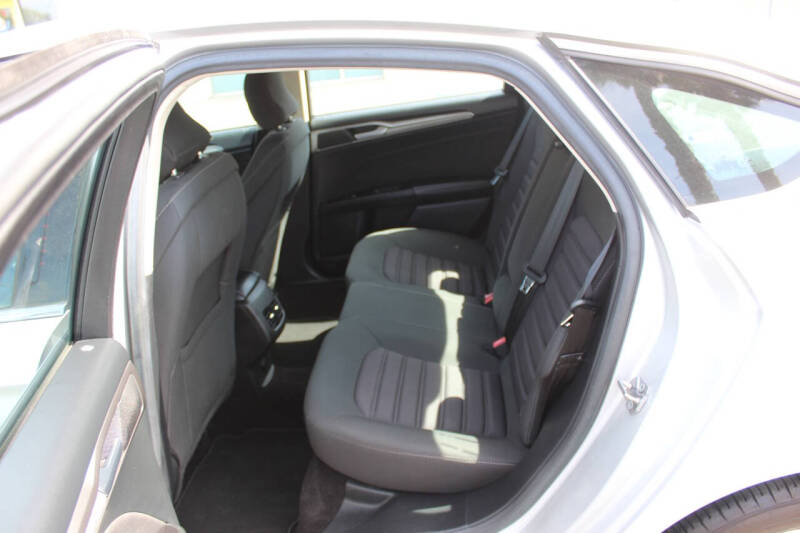 2017 Ford Fusion SE