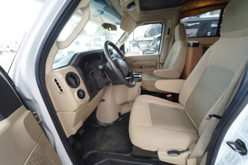 2018  Forest River  Coachmen Leprechaun