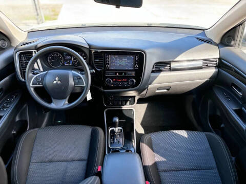 2019 Mitsubishi Outlander ES