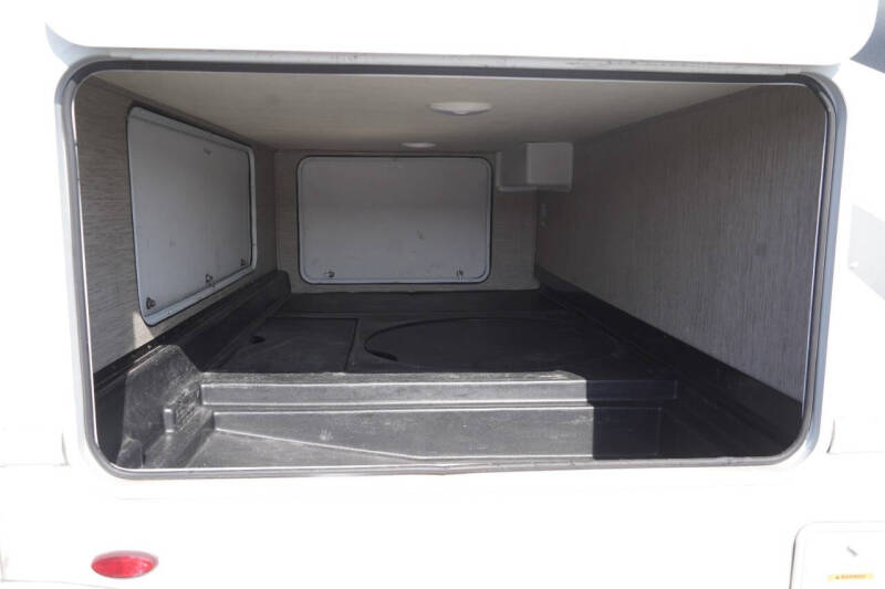 2021 Thor Motor Coach Four Winds
