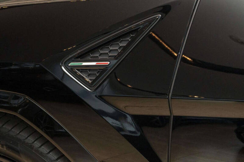 2024 Lamborghini Urus S