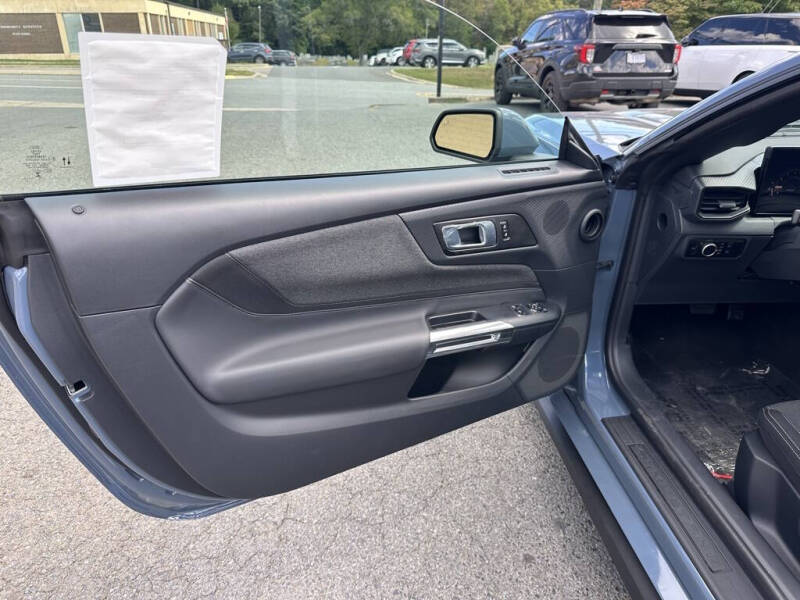 2025 Ford Mustang EcoBoost