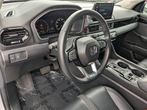 2024 Honda Pilot EX-L w/Rear Captain's Chairs