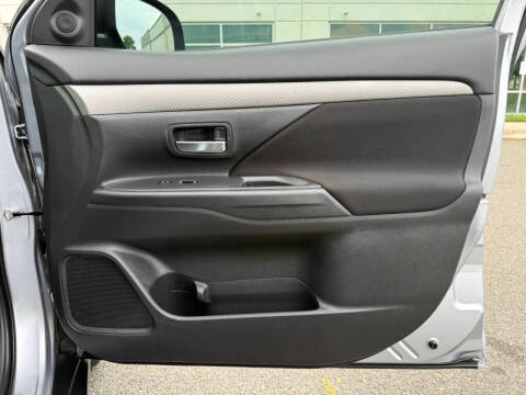 2016 Mitsubishi Outlander ES