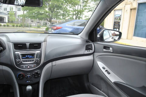 2017 Hyundai Accent SE