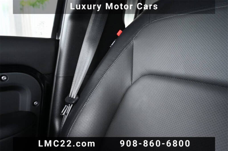 2023 Land Rover Defender 130 X-Dynamic SE