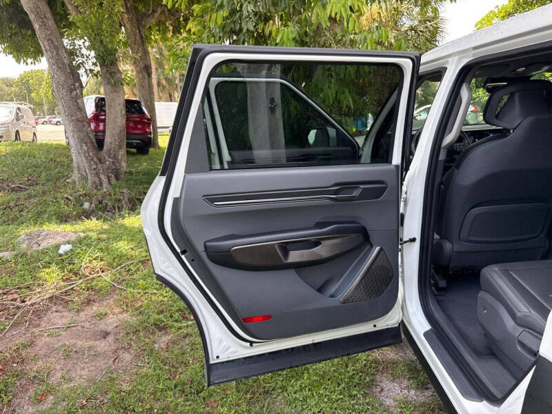 2024 Kia EV9 Light Long Range