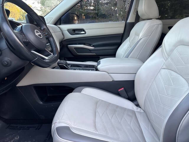 2022 Nissan Pathfinder Platinum