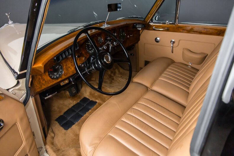 1961 Rolls-Royce SILVER CLOUD LWB