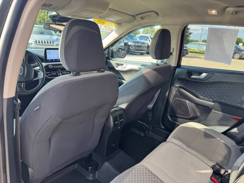 2020 Ford Escape SE
