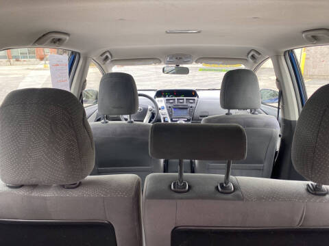 2013 Toyota Prius v Five