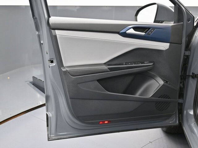 2024 Volkswagen Taos SE 4Motion