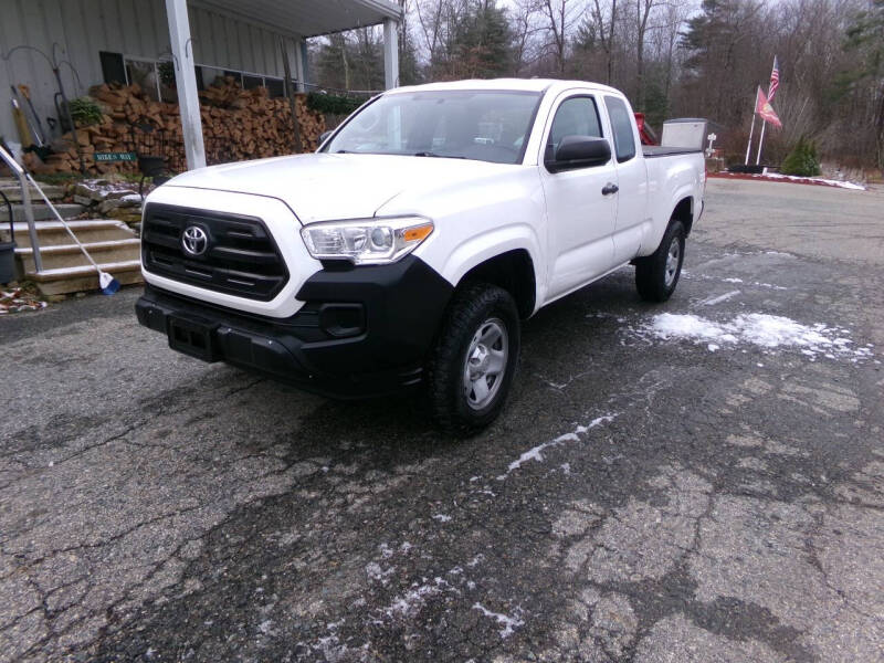 2016 Toyota Tacoma SR's photo