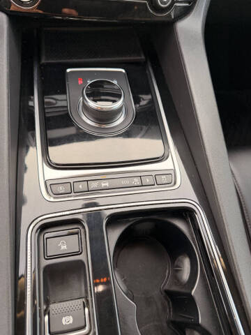 2019 Jaguar F-PACE 25t Premium