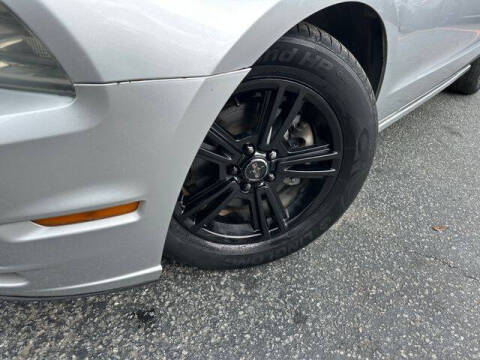 2013 Ford Mustang V6