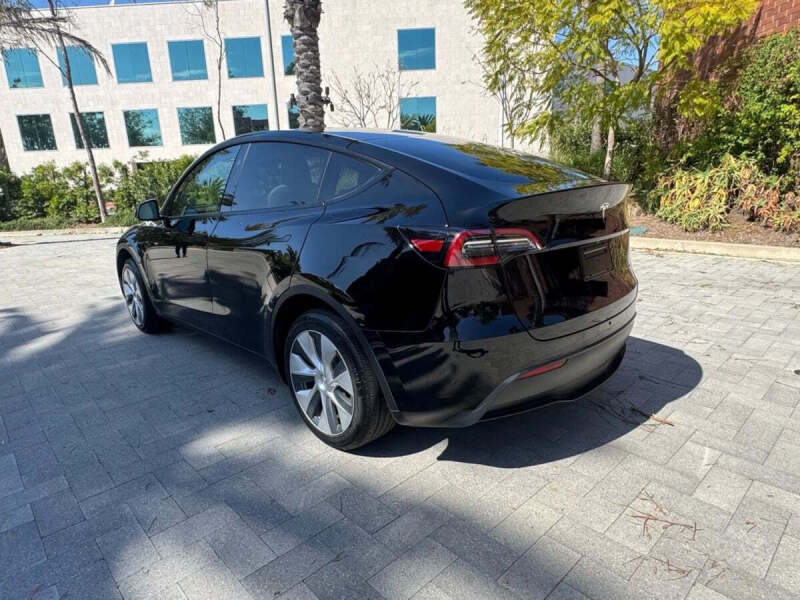2024 Tesla Model Y Long Range