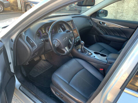 2015 Infiniti Q50 Premium