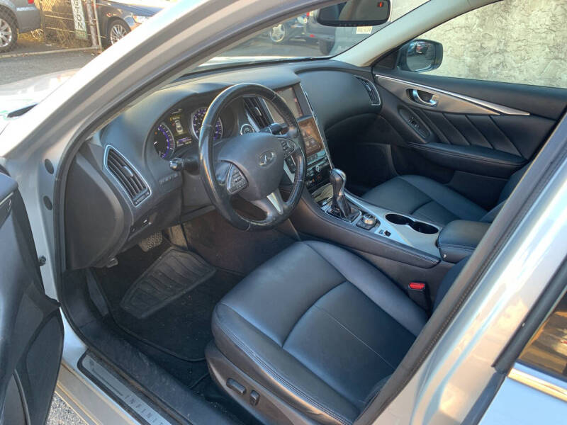 2015 Infiniti Q50 Premium