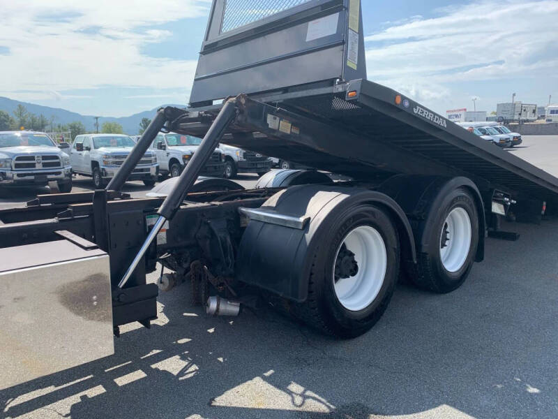 2011 Freightliner M2 112V