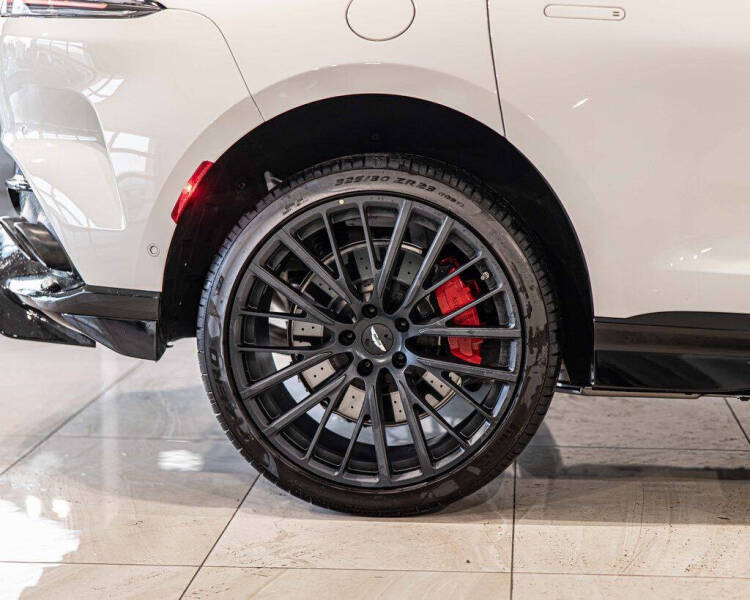2026 Aston Martin DBX 707