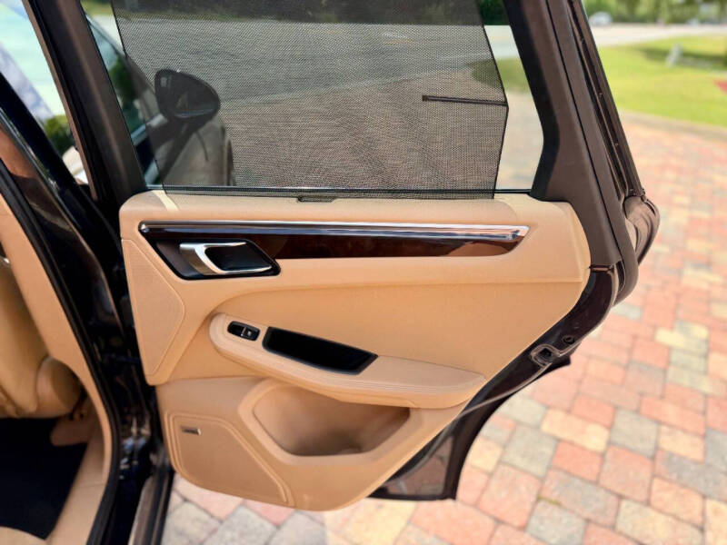 2015 Porsche Macan S