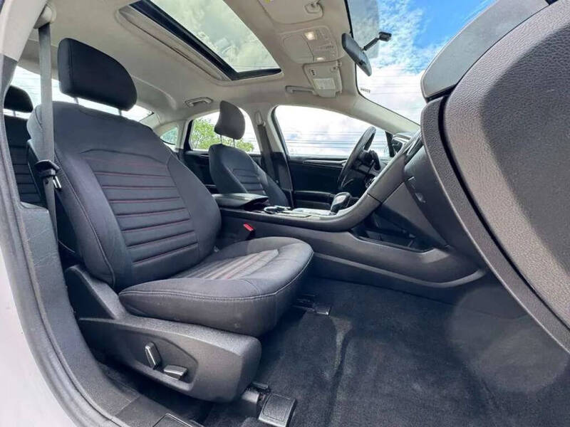2016 Ford Fusion SE