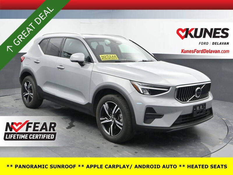 2025 Volvo XC40 B5 Core Bright Theme