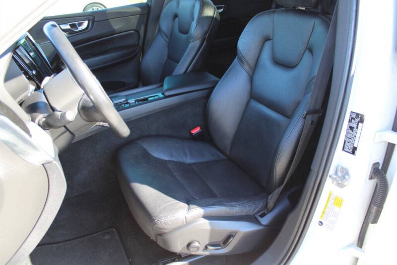 2019 Volvo XC60 T6 Momentum