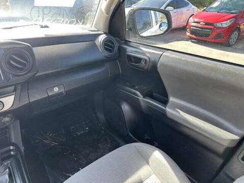 2019 Toyota Tacoma SR