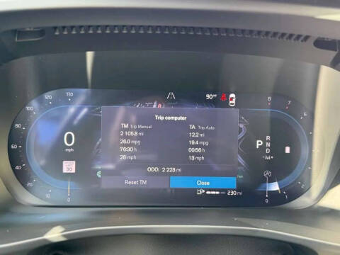 2025 Volvo XC40 B5 Plus Dark Theme