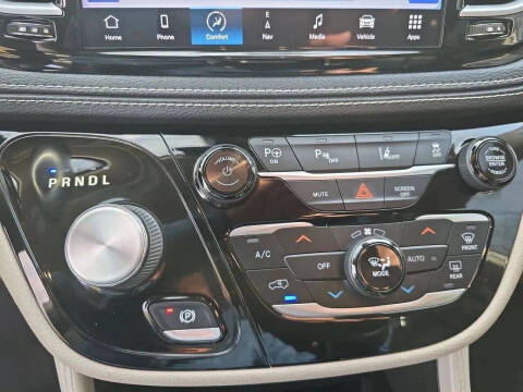 2022 Chrysler Pacifica Hybrid Limited