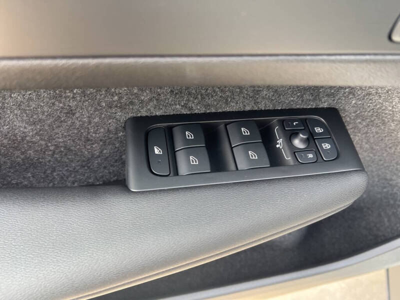 2026 Volvo XC40 B5 Core