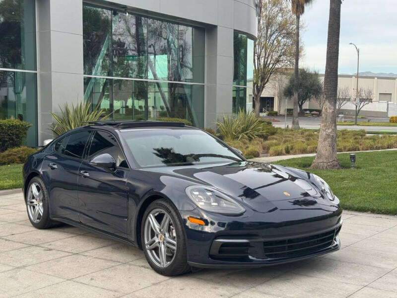 2018 Porsche Panamera 4
