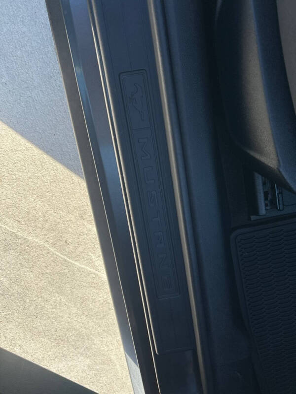 2017 Ford Mustang V6