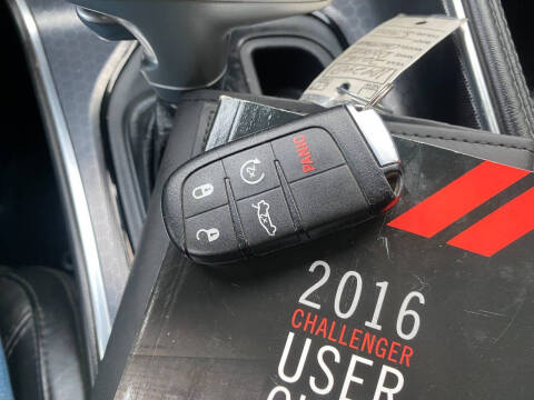 2016 Dodge Challenger SXT