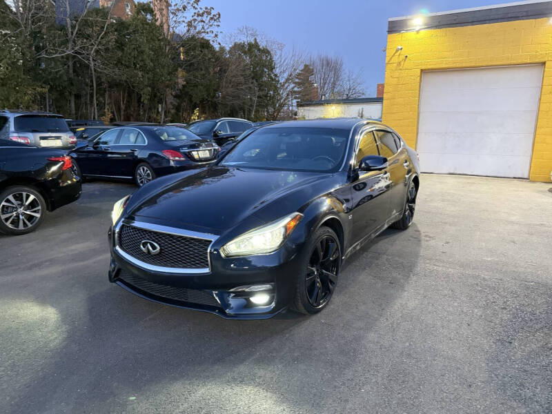 2015 Infiniti Q70 3.7