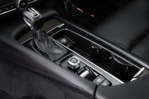 2020 Volvo V90 Cross Country T6