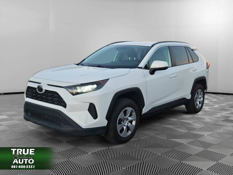 2020 Toyota RAV4 LE