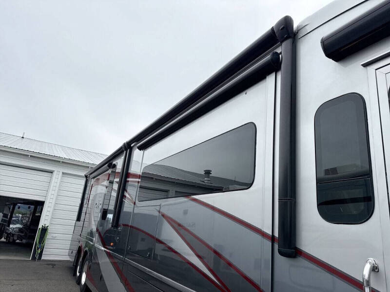 2015 Freightliner XCL Chassis