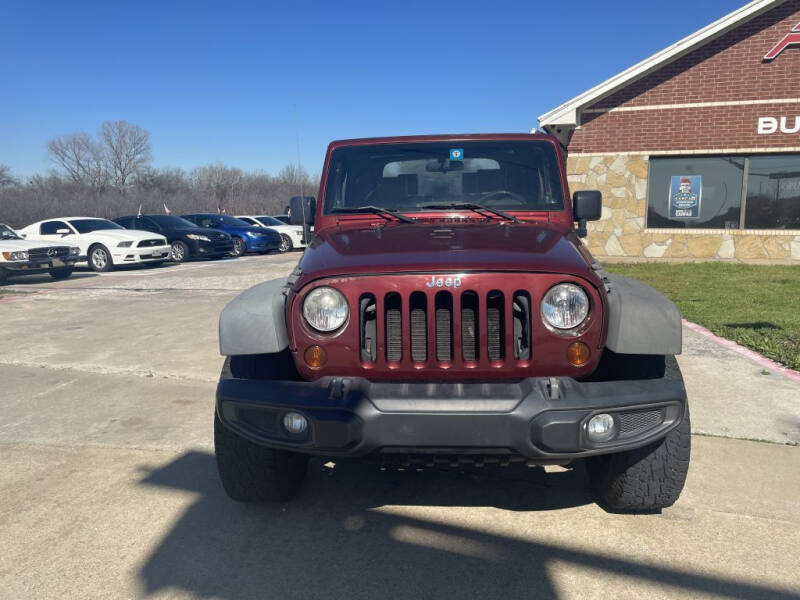 2010 Jeep Wrangler null photo 3