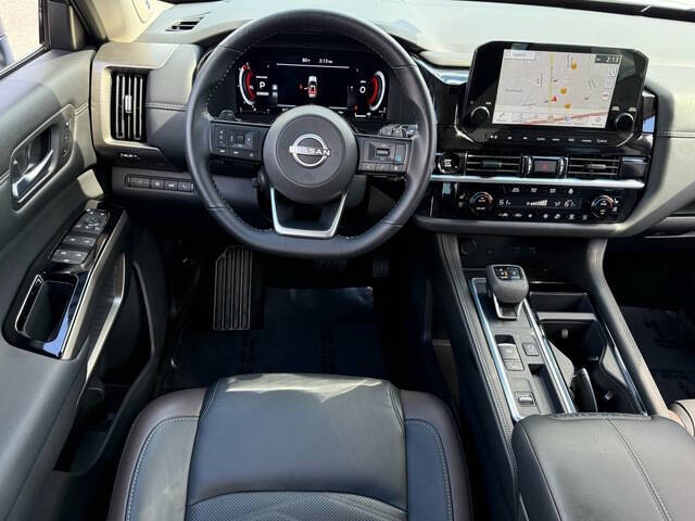 2025 Nissan Pathfinder Platinum