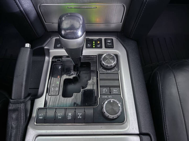 2016 Toyota Land Cruiser