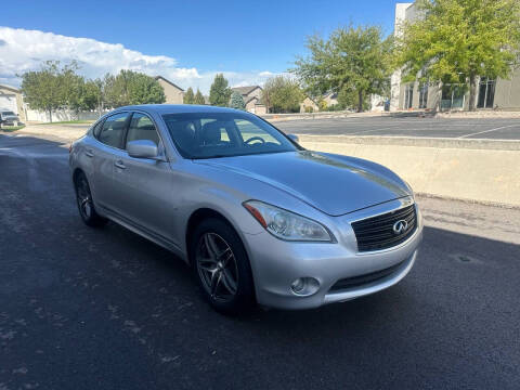 2014 Infiniti Q70 for sale at The Car-Mart in Bountiful UT