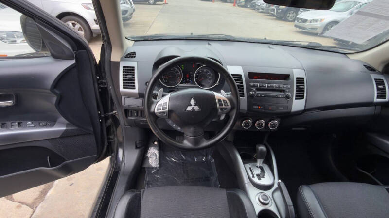 2013 Mitsubishi Outlander SE