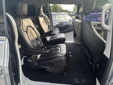 2020 Chrysler Pacifica Touring L