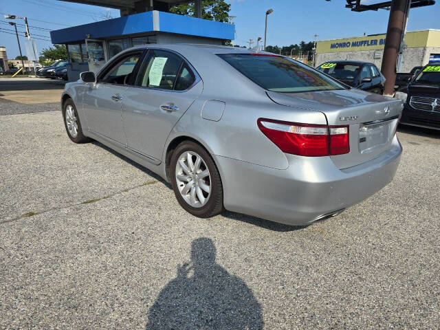 2008 Lexus LS 460 for sale at QUEENSGATE AUTO SALES in York, PA