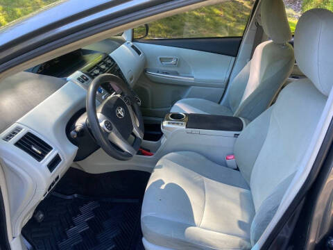 2013 Toyota Prius v Three