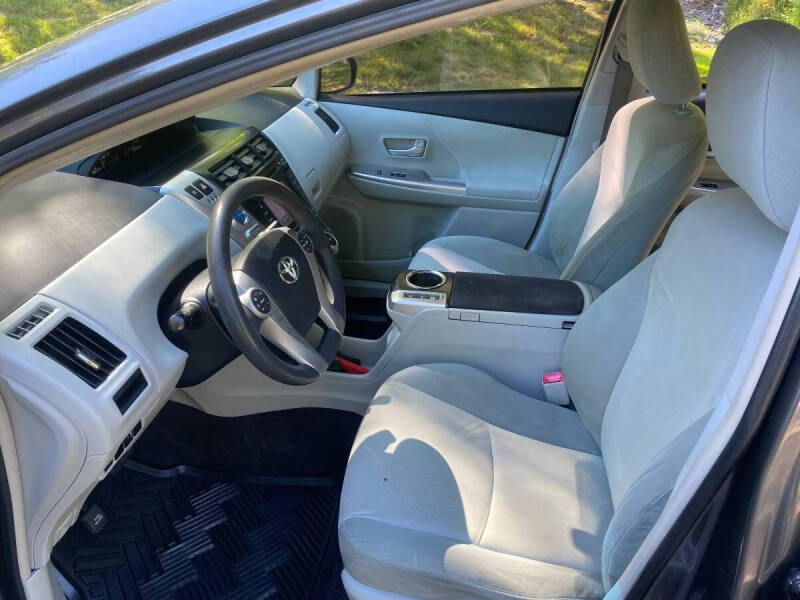 2013 Toyota Prius v Three